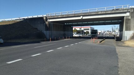 茨城・土浦市でパトカーとトラックが衝突　パトカーに乗っていた警察官2人が重軽傷